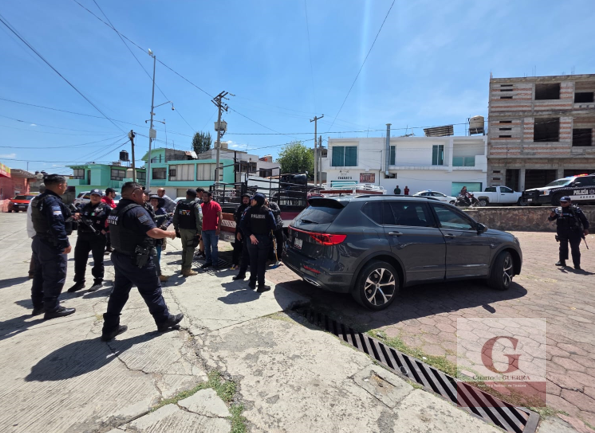 Tras persecución interestatal, recuperan en Santa Apolonia Teacalco camioneta robada en Puebla